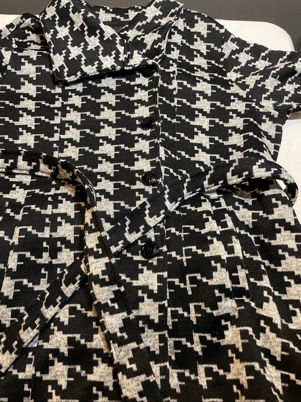 Roz & Ali Black and White Houndstooth Long Sleeve Wrap Coat - Picture 6 of 13